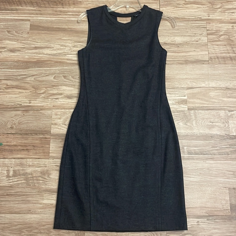 Theory wool sheath dress size 6 in heather gray color